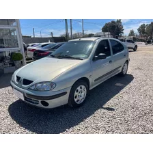 Renault Megane Authentique 1.6 Nafta 100 % Financiado