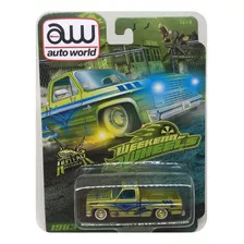 Auto World Weekend Of Wheels 1983 Chevy Silverado 1:64 Conv. Color Verde