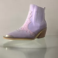 Bota Texana Marla Cuero Lila Con Anaconda Reptil Lila