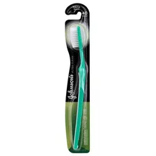 Escova Dental J&j Reach Ultra Clean Macia 40