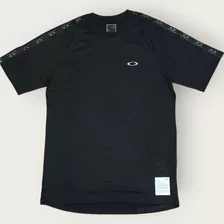 Camiseta Original Oakley Ns Logo Tape Raglan Tee / Blackout