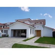 Venta De Casa En Ph Fairway States, Santa María 18-586