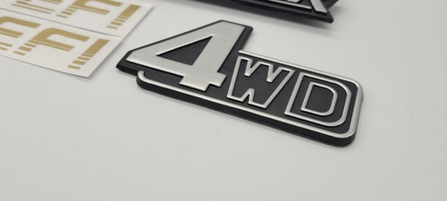 Toyota Land Cruiser Fj75 Emblemas  Foto 4
