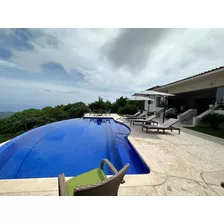 Villa Con Vista Espectacular Al Mar En Residencial De Lujo