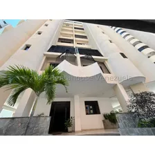 Julio Latouche 23-4699 Apartamento En Venta La Trigaleña Valencia, Totalmente Amoblado, Listo Para Habitar, Con Cocina Moderna, Campana, Nevera, Aires Acondicionados,