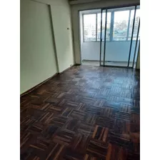 Alquilo Apartamento Reformado, De 1 Dormitorio En Zona Aguada 