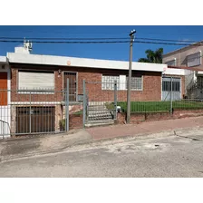 Alquiler De Casa Para Familia O Empresa 3 Dormitorios , Fondo Y Garaje 