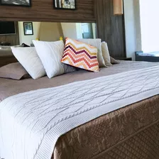 Peseira Manta Decoração Sala Cama Queen Sofá 230cm X 60cm Cor Branco Desenho Shima