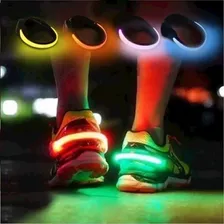 Par De Clip Con Luz Led Para Zapatillas.