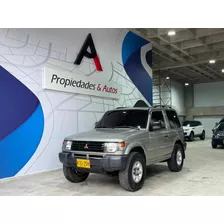 Mitsubishi Montero 2.4 Mecanico 4x4