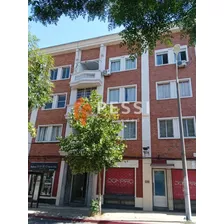 Venta Apartamento 2 Dormitorios En La Comercial