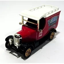 Bull Nose Morris Van Collectors Club 1/50 Lledo Days Gone