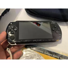 Psp Fat 1000 ,buen Estado+memoria 32gb + Cargador Y Bateria