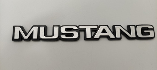 Foto de Ford Mustang Gt 1983 Emblema 