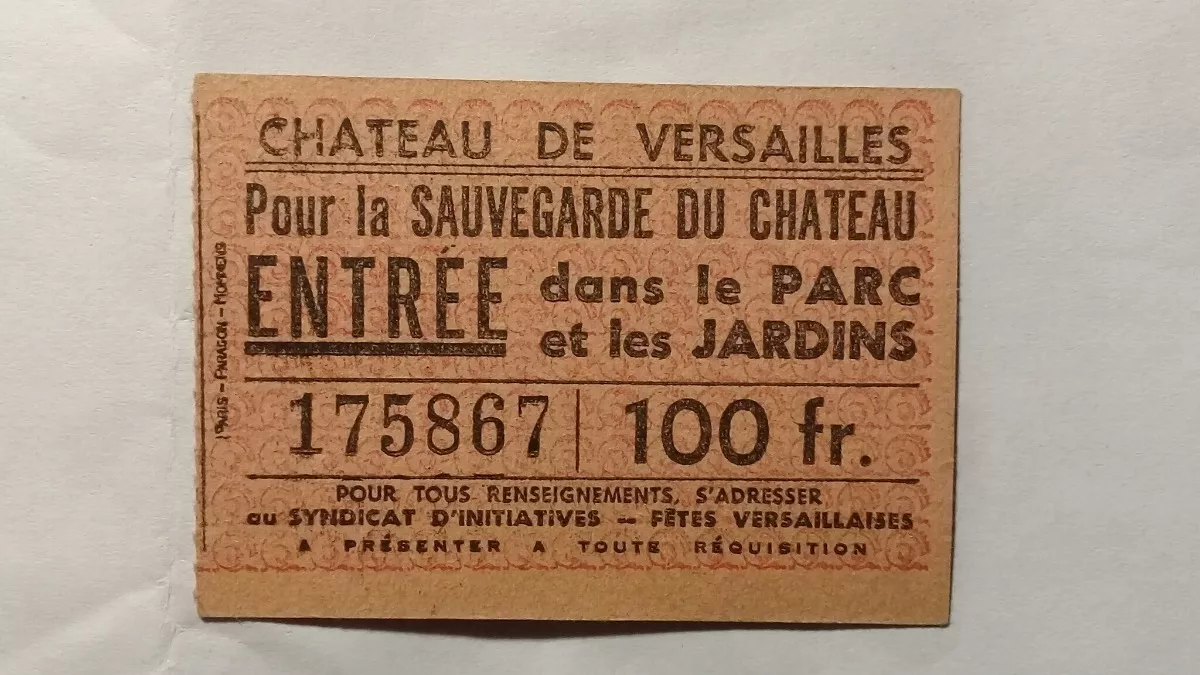 Entrada A Los Jardines De Versailles Año 1955