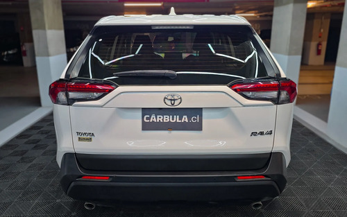 Toyota RAV4 — foto 6 de 22