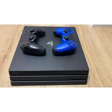 Play Station 4 Pro 1 Tb + 2 Mandos