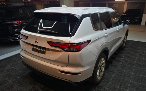 Mitsubishi Outlander — foto 5 de 20