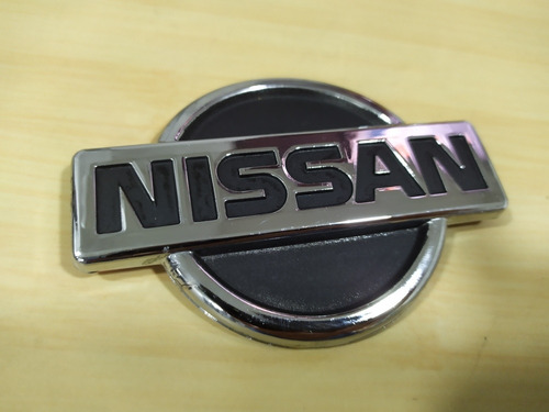 Emblema Persiana Nissan Sentra Repuesto Generico Envos  Foto 2