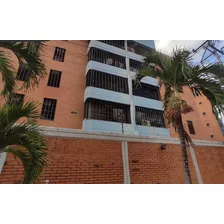 En Alquiler Apartamento Urb San Jacinto, Maracay Rg