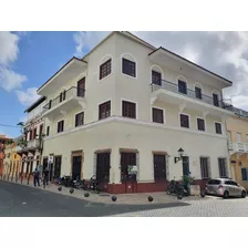 Amplio Edificio En Venta En La Zona Colonial De 4 Niveles