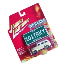 Chevy Suburban 1950 Van Johnny Lightning