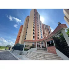 Apartamentos En Venta Av. Venezuela Cuenta Con 149m2 Moderno Y Amoblado Conjunto Cuenta Con Planta Electrica Parque Infantil Triangulo Del Este Barquisimeto Lara Daniela Linarez