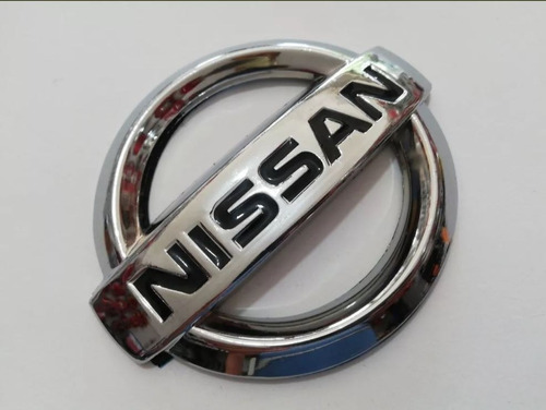 Emblema Nissan Platina Parrilla Foto 2