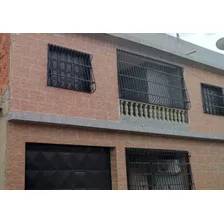 Mg Asein1913 Vende Amplia Casa En La Parroquia Urbana Santa Rosa, Valencia Edo. Carabobo