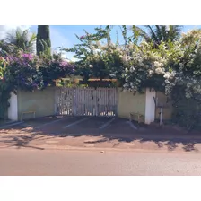 Casa Grande De Lazer, Com Flores E Frutas