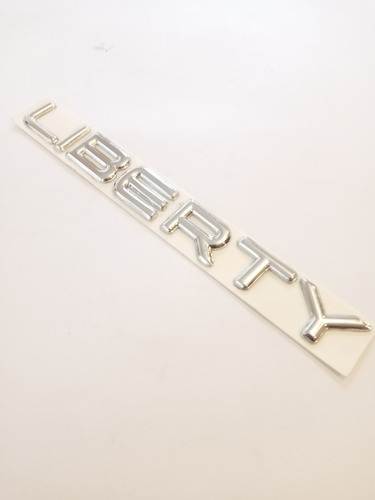 Emblema Letra Jeep Liberty Foto 4