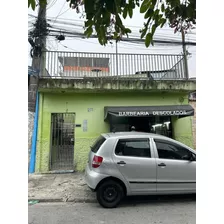 Vende -se Casa No Quintal De Duas Casas No Fundo E Salao Para Comercio