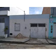 Casa Dois Quartos, Garagem, Copa/cozinha, Banheiro E Área/se