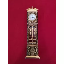 Mini Reloj Español Arframa Con Detalles En Oro.