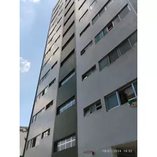 Apartamento Com 3 Dormitórios, Sendo 01 Suíte Com 4 Vagas 