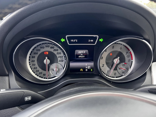 MERCEDES BENZCLA 180 1.6 AUT