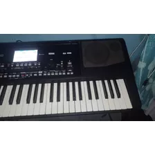 Teclado Korg Pa300