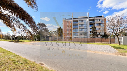 Apartamento en Alquiler a Estrenar de 3 Dormitorios, Terraza, Parrillero y Cochera