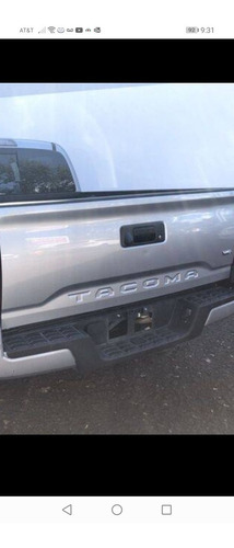 Emblema Letras Toyota Tacoma Tapa Trasera Relieve Negro  Foto 8