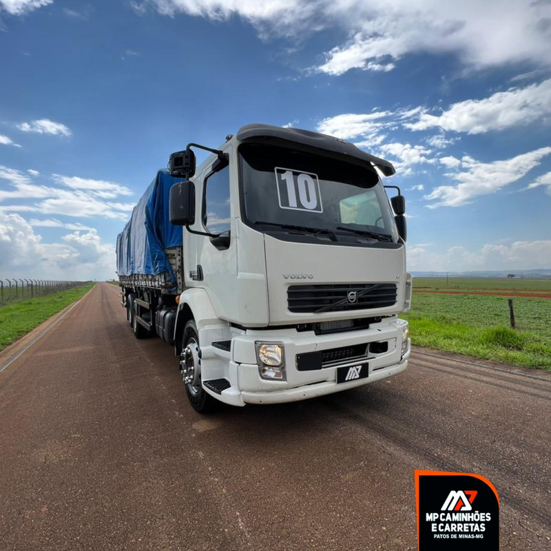 VOLVO VM 260  Caminhão de madeira, Corsa rebaixado, Caminhão arqueado