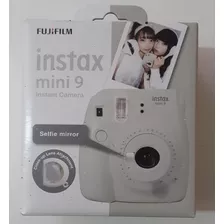 Câmera Instantânea Fujifilm Instax Mini 9 Cor Smoky White