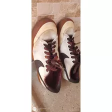 Tênis Nike Swoosh Marron/bege