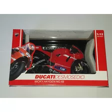 Miniatura Ducati Desmosedici Nicky Hayden No. 69