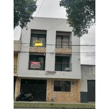 Edificio En Bretaña En Venta Con 14 Apartaestudios Cali