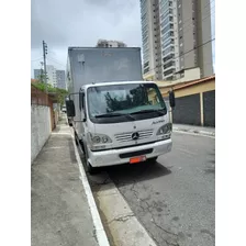 Caminhão Mercedes Benz Accelo 915, Ano 2009.