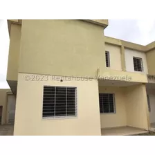 Milagros Inmuebles Casa Venta Cabudare Lara Trapiche Villas Economica Residencial Economico Oportunidad Pecio Inmobiliaria Rentahouse N° 23-21094