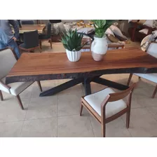 Comedor De Parota 