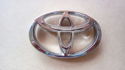 Toyota Hilux 1992 A 1997 Emblema Persiana Foto 2