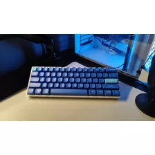 Teclado Gk61 + Cable Coiled