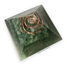 Orgonite Pirâmide Saúde Esmeralda Quartzo Verde 3x4,5cm